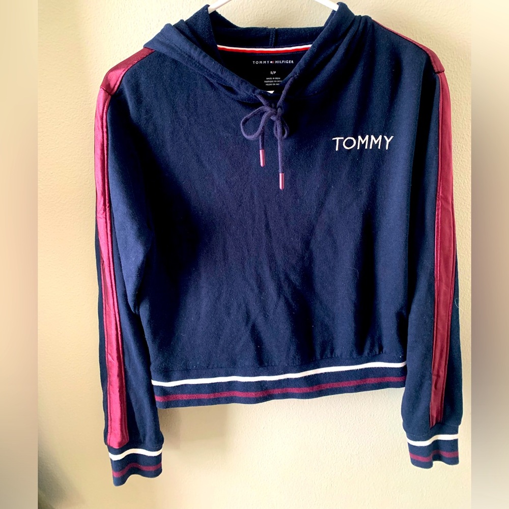 Tommy Hilfiger cropped sweatshirt